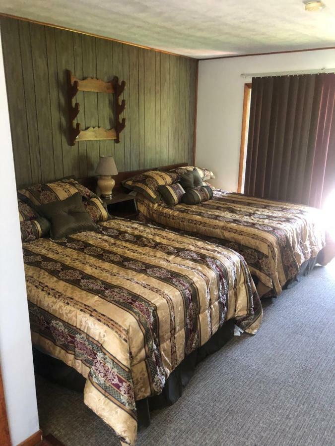 Michael Dee'S Motel East Durham Exterior foto